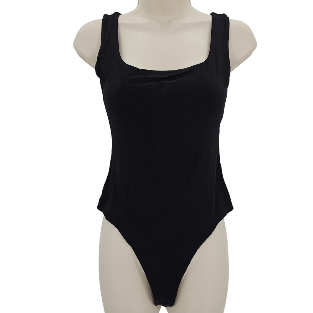 Naked Wardrobe Womans size M Sculpt Tank Scoop Neck Bodysuit Black Classic NEW